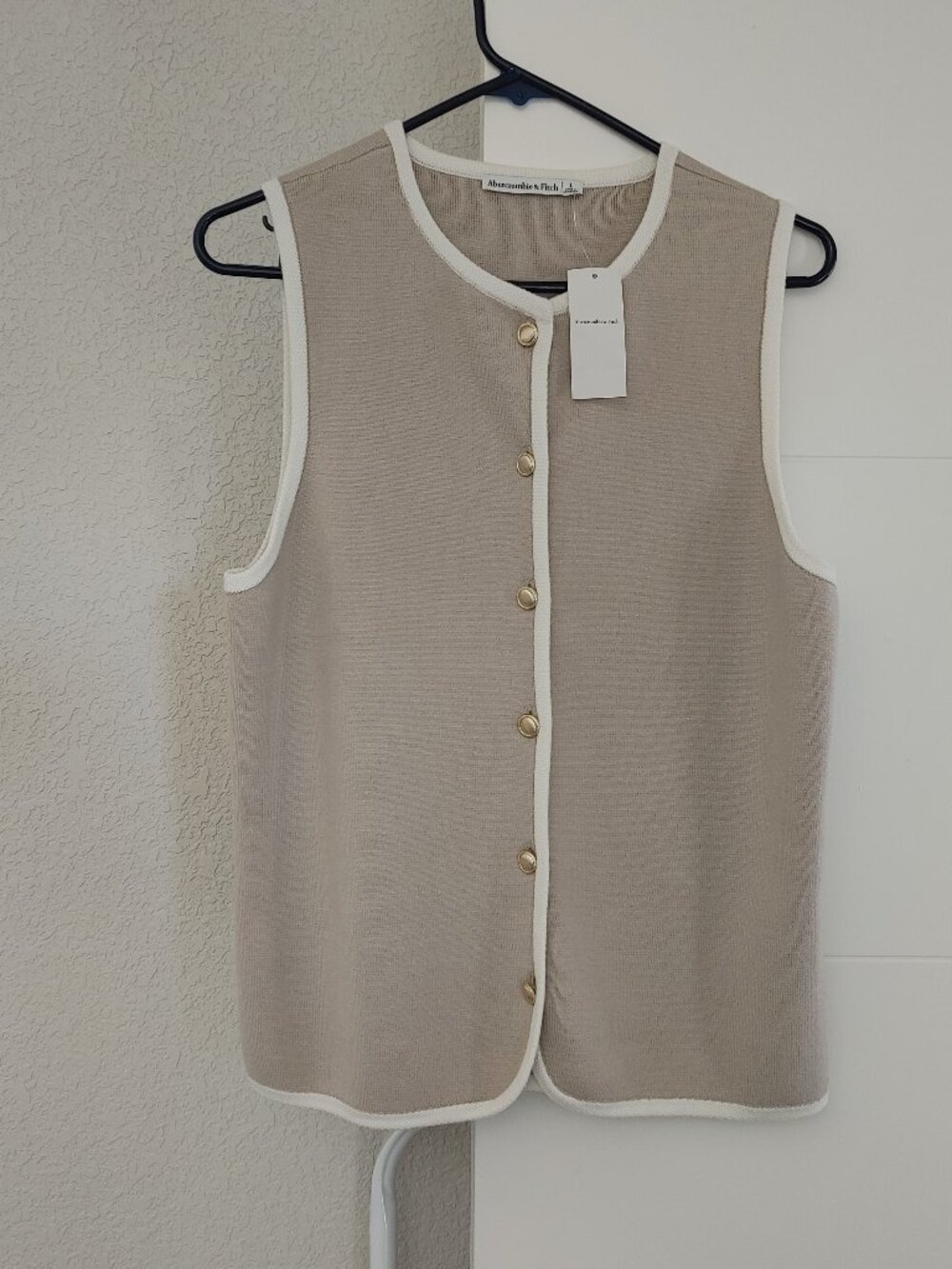 Women's Abercrombie & Fitch Sweater Vest Size: L